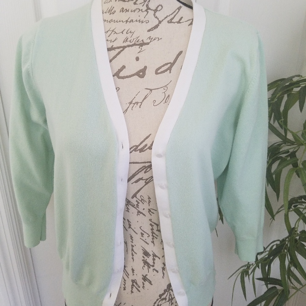 🌿NWOT Gorgeous Nue Options Summer Cardigan